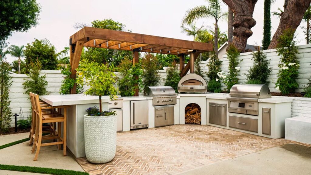 Turn Your Backyard Into a Luxury Escape with Outdoor Kitchen Designs